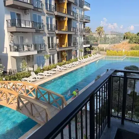 Okurcalar 126 M Havuzlu Bir Yatak Odali Lägenhet Alanya